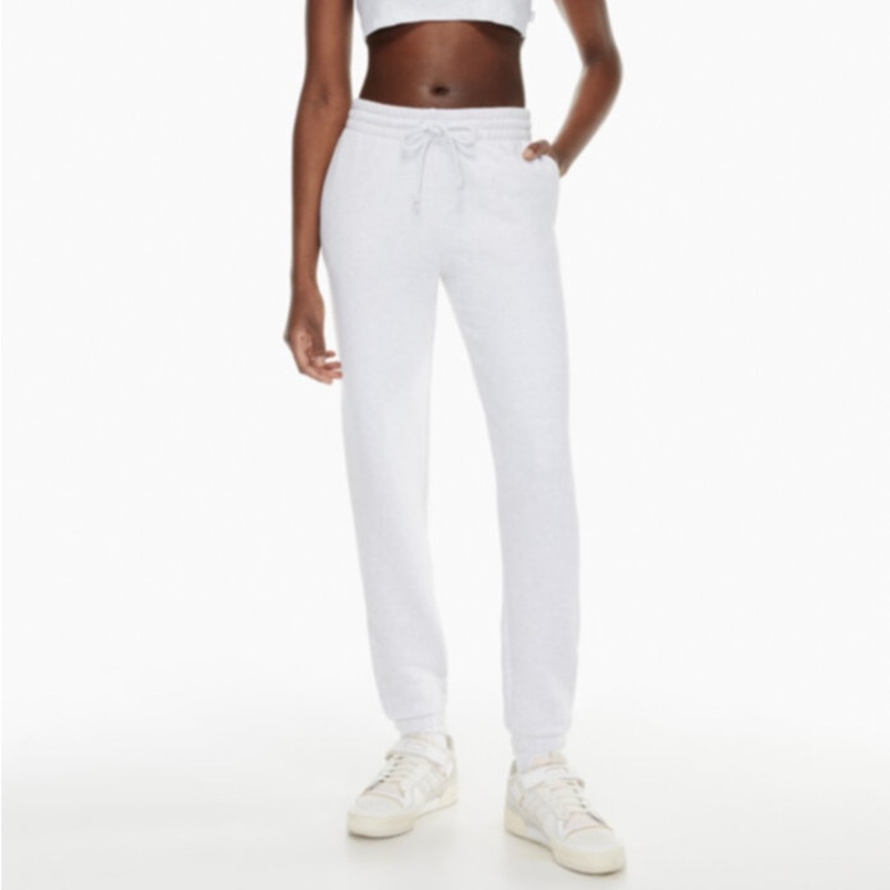 Aritzia TNA cozy fleece boyfriend straight white sweatpants